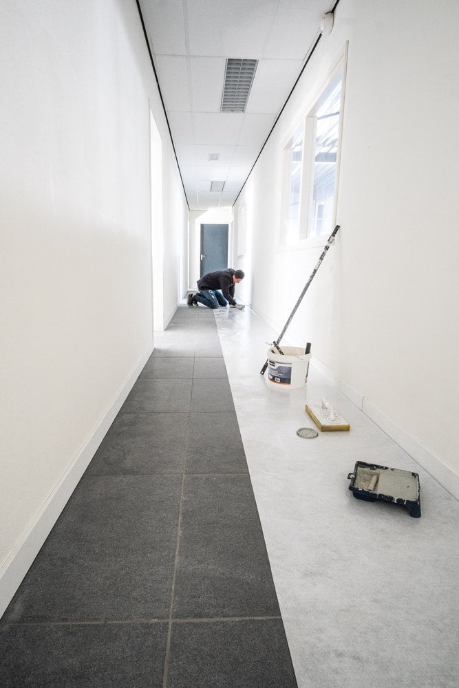 AVH-160 Zelfklevend Afdekvlies Heavy wit 160-grams (voor een scherpe pallet prijs, mail/app/bel) - Duopro.nl