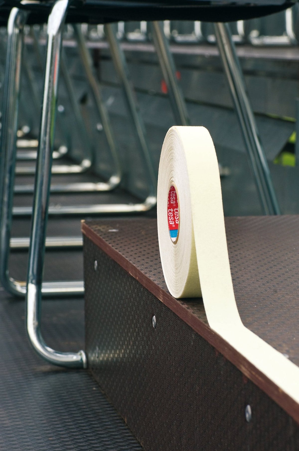 tesa® Professional 60953 tesa® 60953 Professionele antisliptape (fluorescerend) - Duopro.nl